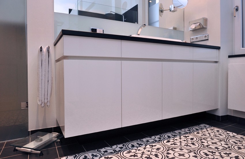 badmanufaktur-nuernberg-referenzen-badsanierung-betonfliesen-03