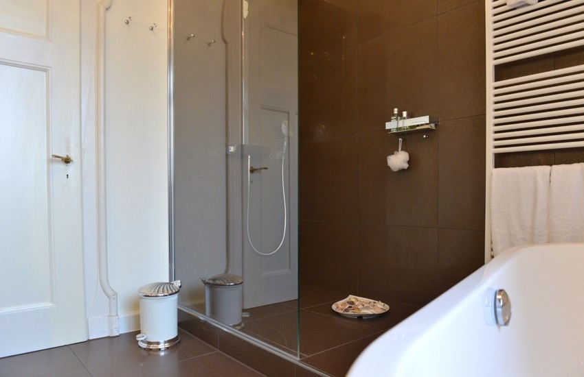 badmanufaktur-nuernberg-referenzen-badsanierung-jugendstil-11